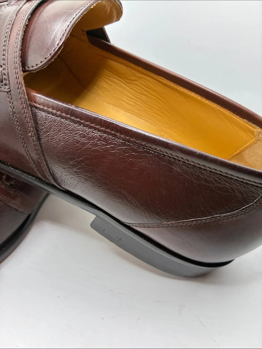 JOHNSON AND MURPHY MEN OXFORD  SIZE 10 M. BROWN/ LEATHER TASSEL DESIGN